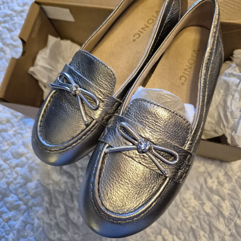 Vionic Metallic Silver Flats - Picture 1 of 3